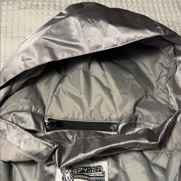 Spyder Girls Lola Insulated Ski or Snow Jacket Silver - Picture 12 of 13